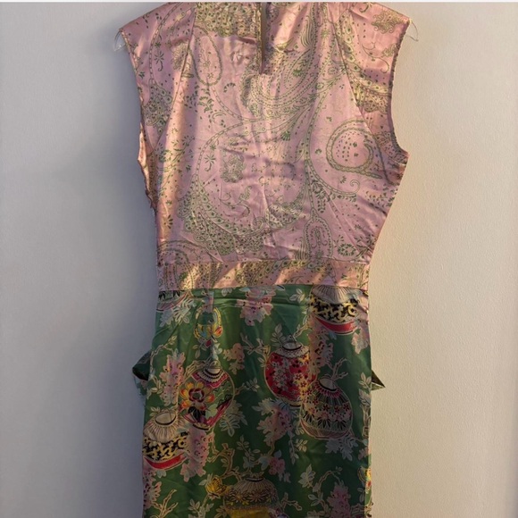 NWT BCBG Pink and green paisley dress with pockets size XS - Picture 2 of 5